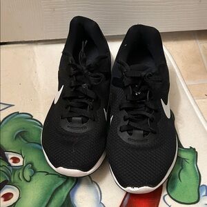 Nike women athletic shoes size 6.5